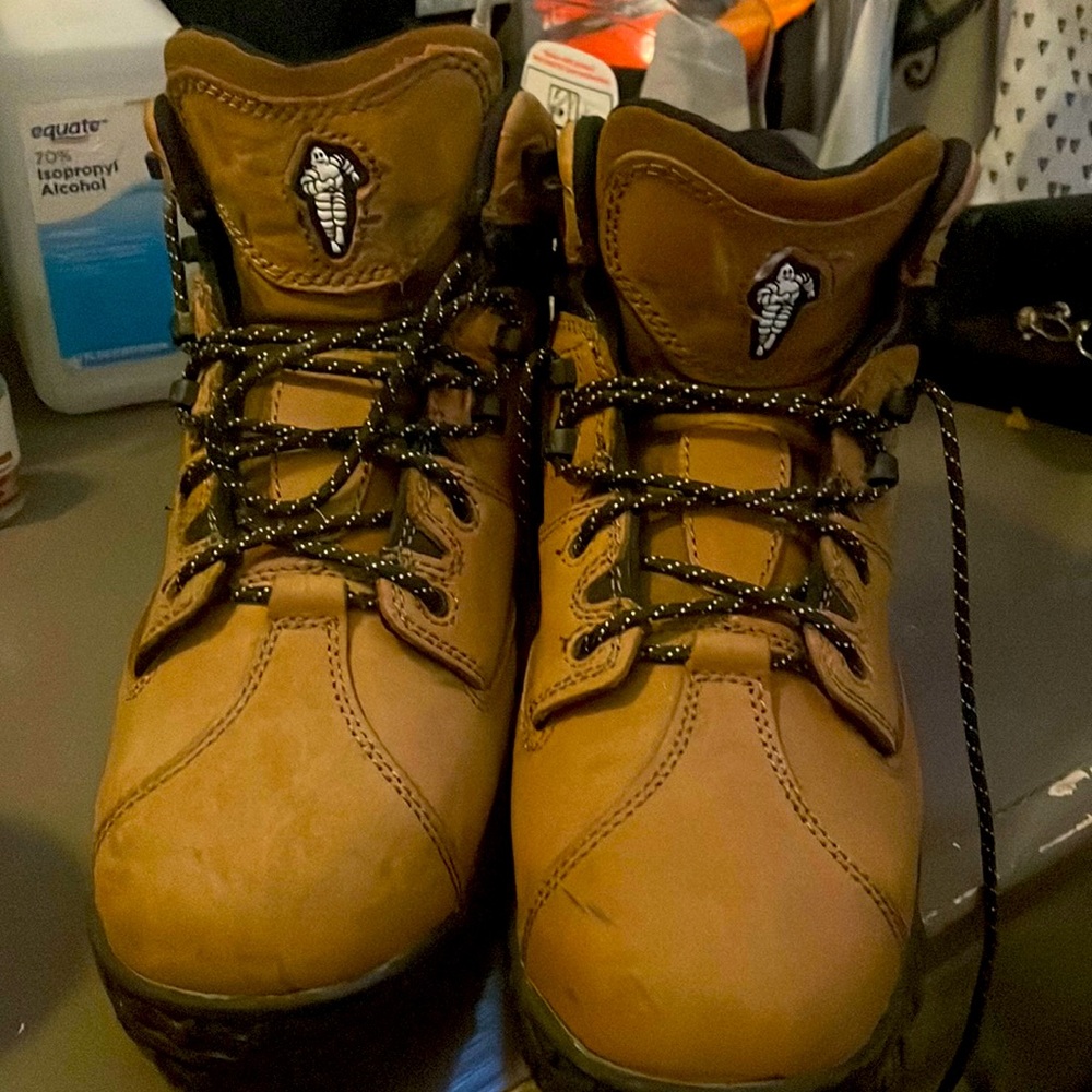 flawless michelin steel toed boots worn 1 time.   size 10.5 mens.
